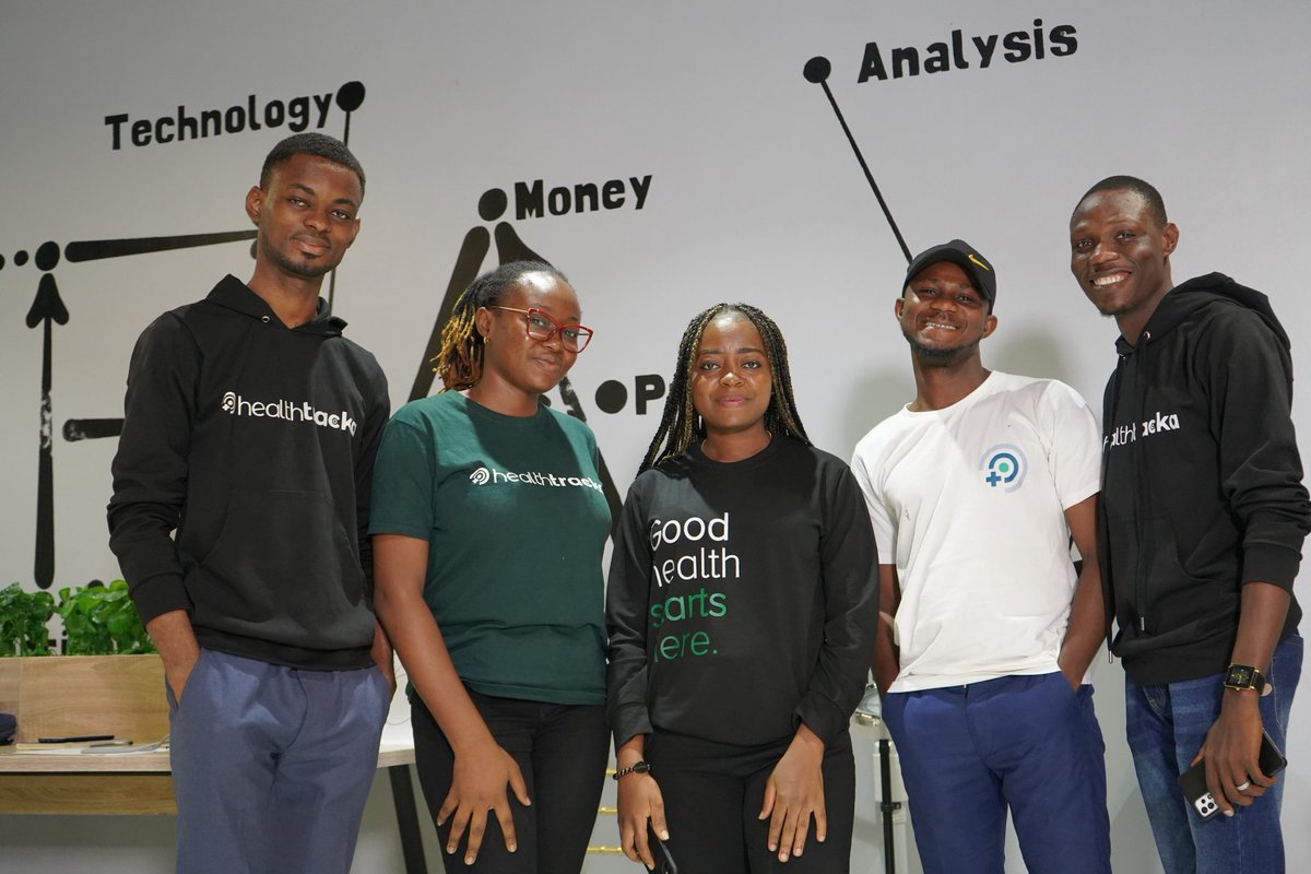 healthtracka's tweet photo. Start your week with the determination to make the right choices for your health.
Just as the inscription on @ife_adeyemi's hoodie says, we are here to support you through it all.
#HealthtrackaIsOne #HealthTips #getchecked #mondaythoughts https://t.co/mBVvfYZuMI