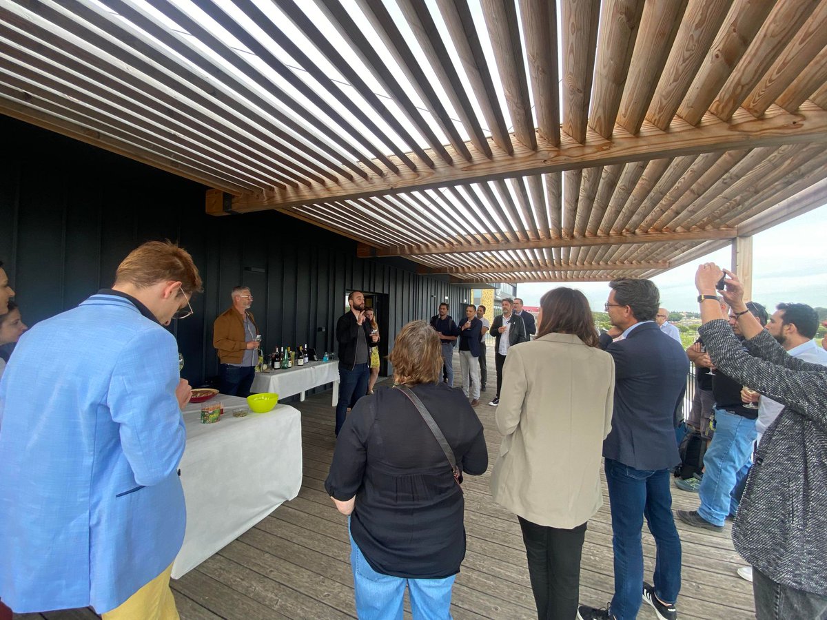 IDATE_SAS's tweet photo. [ Digital Apéro 🥂 ] Retour en images sur le #DigitalApéro organisé jeudi dernier par notre partenaire @Digital113_  sur le rooftop ensoleillé de l’IDATE à #Montpellier ! 📸

Merci à tous les participants pour cette belle soirée. 🎉 https://t.co/tTnPxFTfCu