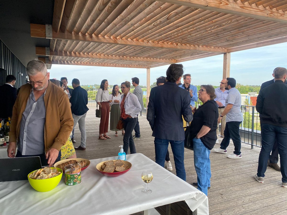 IDATE_SAS's tweet photo. [ Digital Apéro 🥂 ] Retour en images sur le #DigitalApéro organisé jeudi dernier par notre partenaire @Digital113_  sur le rooftop ensoleillé de l’IDATE à #Montpellier ! 📸

Merci à tous les participants pour cette belle soirée. 🎉 https://t.co/tTnPxFTfCu
