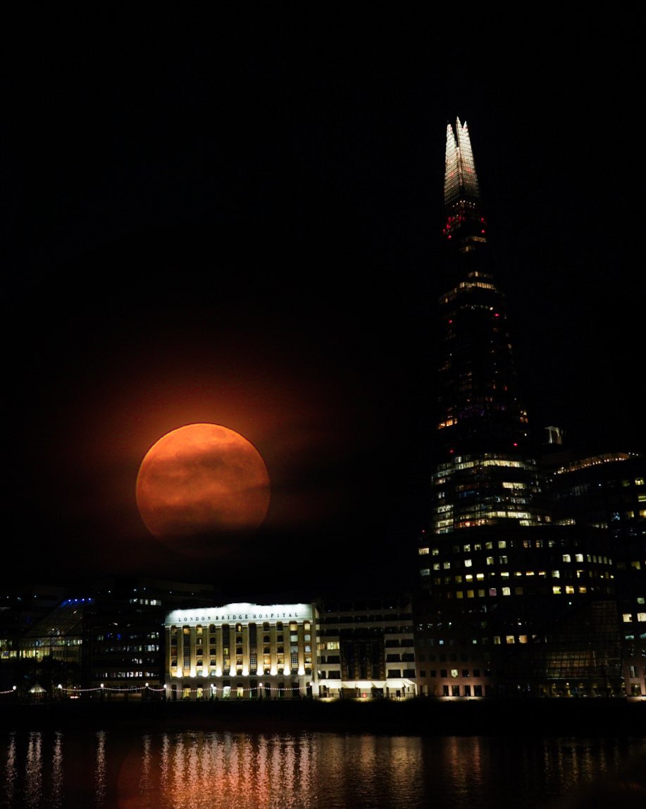 nataliejerasmus's tweet photo. The Flower Blood Moon rising 🌝🌚 #UK #London #England #Photography #UKShots #SuperMoon #BloodMoon #FlowerMoon #UKPotd #Astronomy #Moon #City #Spring #Summer #Shard
#Britain #Shots #VisitEngland #Travel #SonyUK #LunarEclipse #EclipseLunar #Eclipse #NASA #travel https://t.co/6cnXAiYyaT