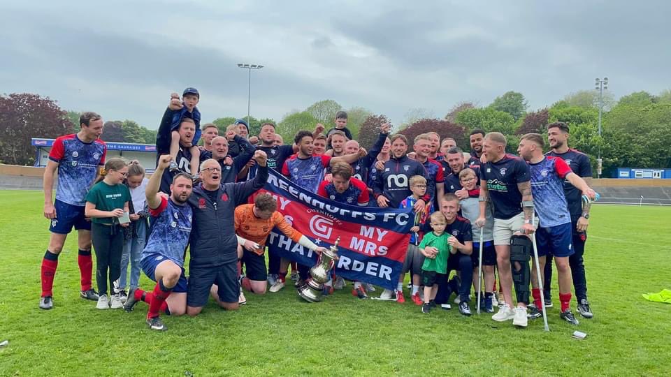 GreenhoffsFC's tweet photo. @GreenhoffsFC Treble Winners 2021/2022 🏆🏆🏆 https://t.co/ffwyiWy7f4