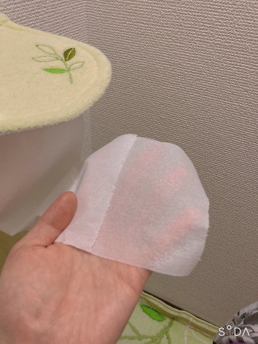 たまにトイレットペーパーで、永遠に切れ目が揃わないことがある これどうなってんの？ https://t.co/Gex2Thjf6B