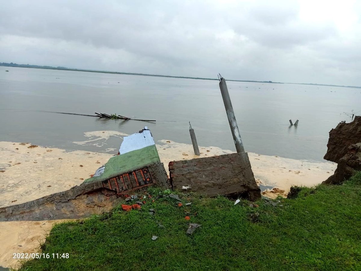 mukuldoley's tweet photo. Bidding Adieu to the mortal remains of PÉKAMONI LP SCHOOL at 3 No Ward, Major Chapori, Korotipaar Panchayat, Majuli. On 20th February 2022, we had urged the Government to save this School and Village. @himantabiswa @CMOfficeAssam @sarbanandsonwal https://t.co/gyOgof9T8d