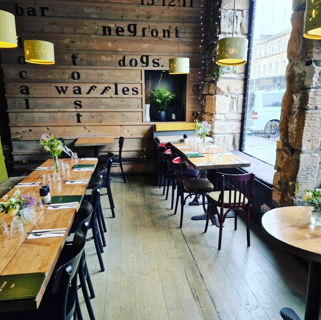 Our den is the perfect size for a group of 20 and under and is free to hire during the week (Sunday to Thursday) 🎉 
We also offer a brilliant private dining menu so why not email bungobarkitchen@gmail.com and  organise yourself the mother of all catch-up's 🍔

#thebungo