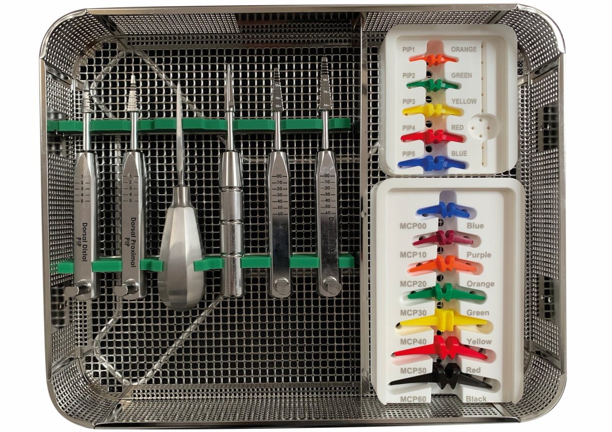 Medartis_UK's tweet photo. KeriFlex β Simplicity throughout. Entry Awl > Reamer > Distal Rasp > Proximal Rasp > Done!
All the instruments you need for an MCP or PIP replacement in one compact set.
#simplicity #rheumatoid #arthritis #finger #mcpjoint #pipjoint https://t.co/w8bJKinYK2