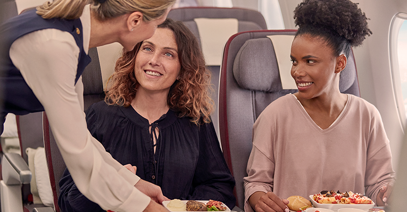 Iberia's tweet photo. El #EspacioIberia abre mañana sus puertas en Velázquez, 37. Sé el primero en probar nuestra nueva experiencia a bordo, la nueva propuesta gastronómica y mucho más. Todo en pleno centro de Madrid. Reserva ya tu asiento 👉 https://t.co/gbahO0NS9t https://t.co/fQ7bB3jOui