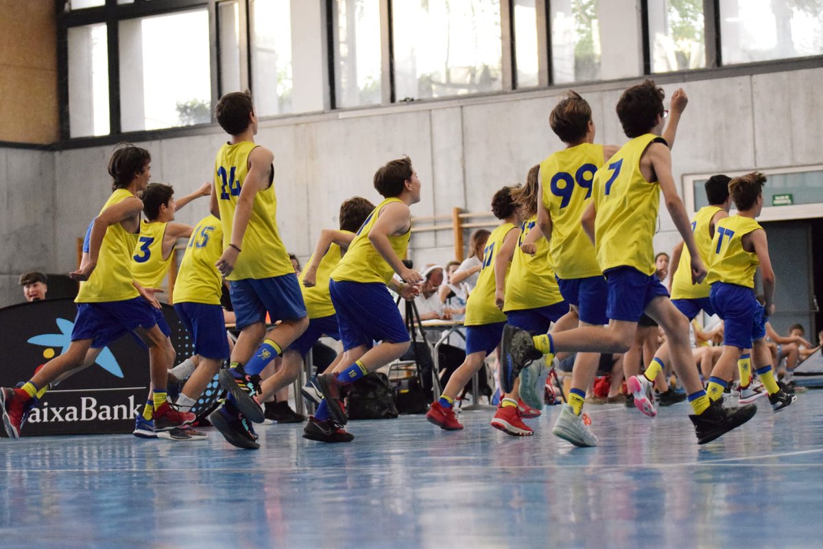 CopaColegial's tweet photo. Aún estamos recuperándonos de lo de ayer.

Pero fue MARAVILLOSO.

Pequecopa Madrid; con @sanagusmadrid (⛹️‍♂️) y @EstudioCD (⛹️‍♀️) como campeones  https://t.co/P0BaGpeTgL

Todos los resultados https://t.co/uWoN3O7HXY

Sigue la APP del torneo https://t.co/AeFXtt1dpM

#ElDesafíodeTodos https://t.co/RZiIzujBkA