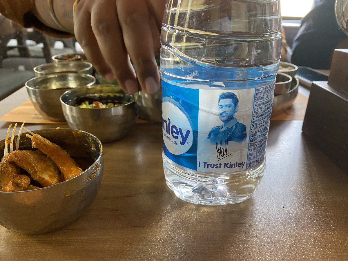 MaheshKajal3's tweet photo. Best Meals with @msdhoni Presence😍
#FlavoursofAndhra Vijayawada♥️ https://t.co/wQHXDKhbYJ