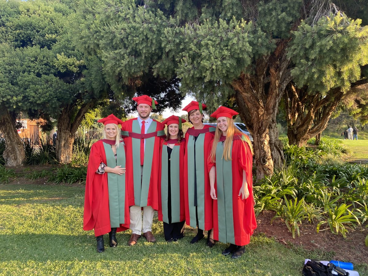 UPEndMalaria's tweet photo. Congratz to our 4 PhD graduates in the Parasite Control cluster! The Malaria Parasite Molecular Laboratory (M2PL) research group making important contributions towards malaria drug resistance. https://t.co/bcFVV5IcFb for more.
#EndMalaria #MalariaMustFall #malaria #lifechangers https://t.co/ukQCkstYNc