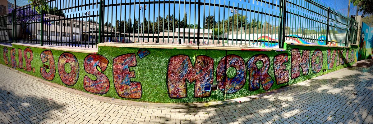 CEIP_JMVilla's tweet photo. Así de chulas han quedado las puertas y el muro de nuestro cole con la participación del alumnado y el gran trabajo del pintor y grafitero Javi Dolera!! https://t.co/6pV68QEpTQ