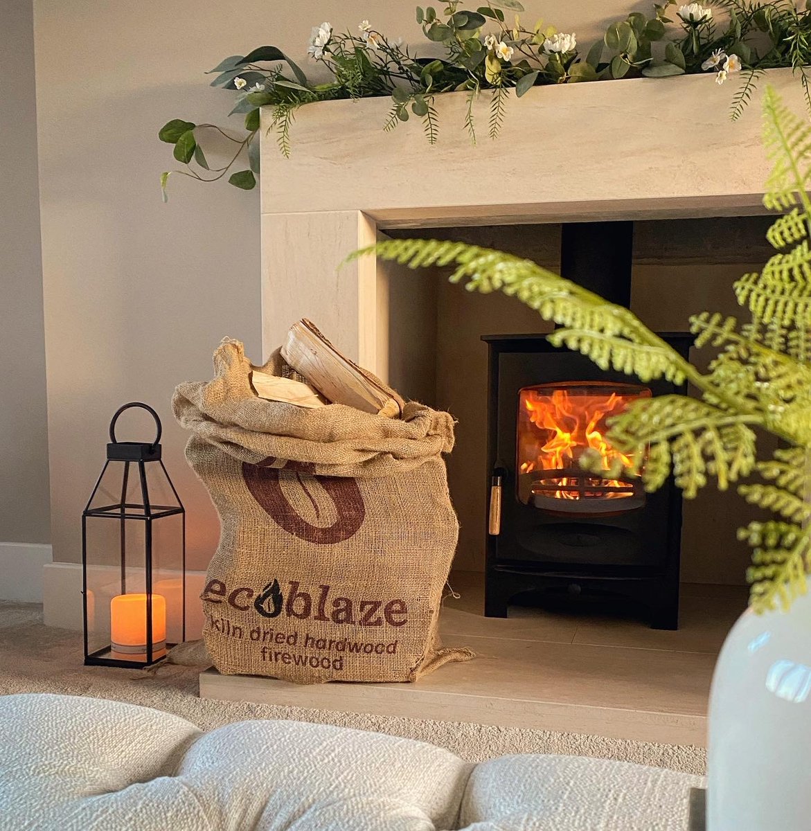 NEW | ECOBLAZE HESSIAN FIREWOOD SACK

What’s in the sack? 50 litres of firewood!
bit.ly/3ykpHmS
Order now for only £15.99 a bag!

#ReadytoBurn #firewood #kilndried #new #woodfuel #woodburning #biodegradable #firelighters #kilndriedlogs #logs #kindling #energyprices #fuel