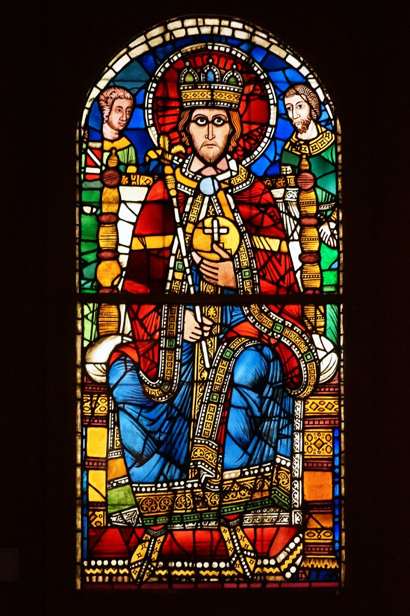 HREAssociation's tweet image. Depiction of #Charlemagne in a 12th-century stained #glasswindow, #Strasbourg #Cathedral, now at Musée de l'Œuvre #NotreDame. #HolyRomanEmpireAssociation #HolyRomanEmpire