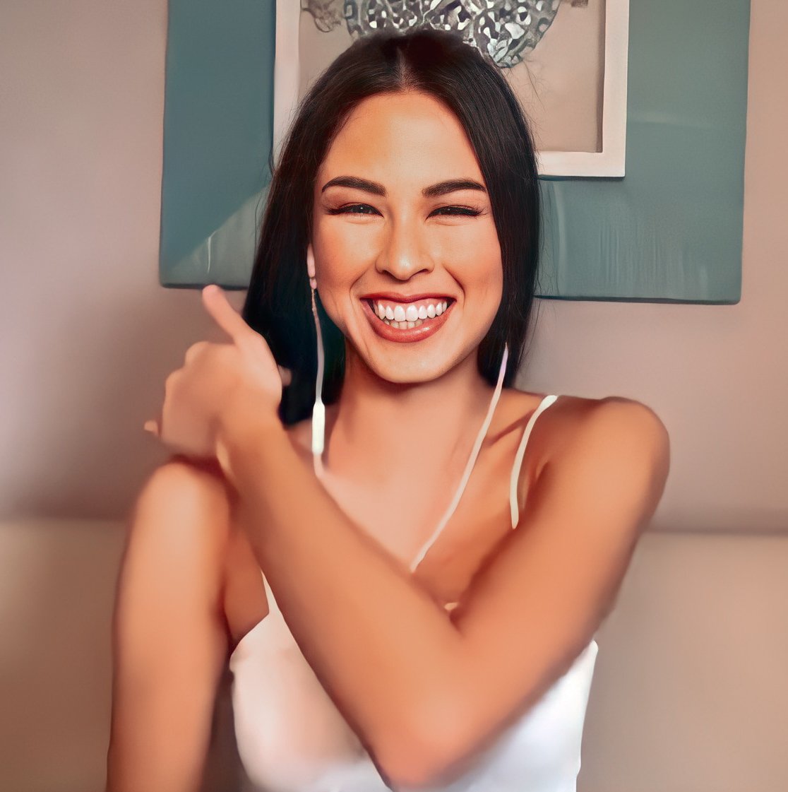 oh to be this beautiful. #kissesdelavin