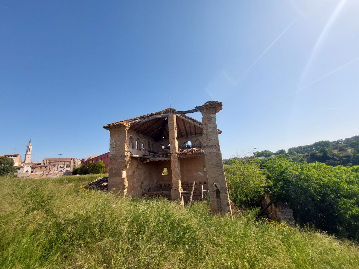 VallsAjuntament's tweet photo. Urbanisme, Patrimoni i Centre Històric | 📸 Valls recuperarà l'edifici del graner medieval de l'antic Convent del Carme per convertir-lo en un centre d'interpretació sobre els torrents.

ℹ️ https://t.co/fWn5bk9GVj

#Valls https://t.co/uq9EJ1Hdzg