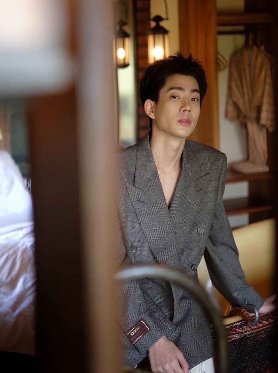 atpxirises's tweet photo. #GQHowtodatexOFF but you still can't because he's taken already. https://t.co/HHLNGTKtx2