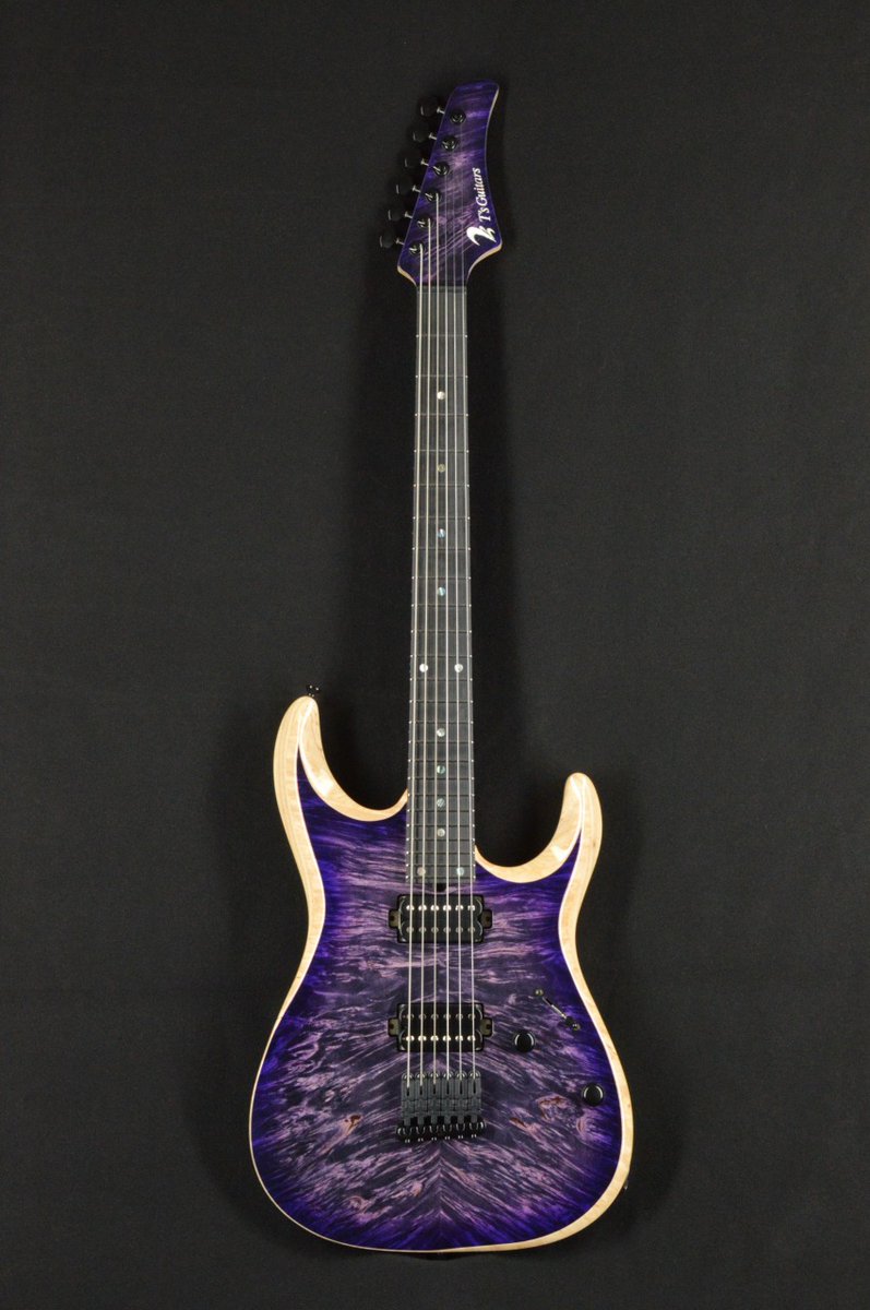 tsguitars's tweet photo. お店オーダーで製作させていただいたDST24,Waterfall Burl Maple
ベベルドカットされたボディエッジとバールメイプルの流れるような模様が個性的です。ブリッジにはSchaller Hannesを採用し、抜けの良いタイトなサウンドがモチーフです。
#tsguitars #customguitars #electricguitars #burlmaple https://t.co/GC0spVAv1w