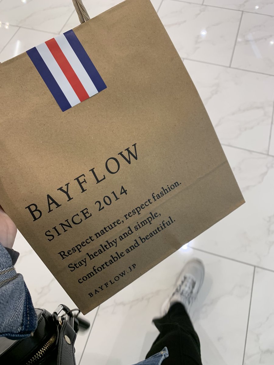 niko01081322's tweet photo. 今日BAYFLOWに行ってバケハ買ってきたー♪♪
色味はベージュ。
しれっと着画、こんなかんじ。
サイズ感もちょうど良くて良きまる👍
おすすめょ〜💓
今日早速これ被って散歩してきた!
ウキウキで🤣💜
#newerabts #ニューエラ #bts https://t.co/xepmTz6Mdg