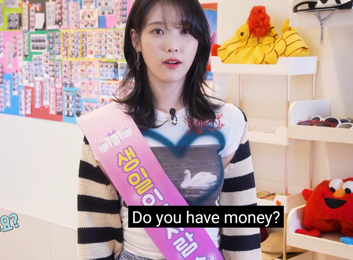 LizAlberio's tweet photo. Camera man
"Do you have money?

IU
"Money is all I have 😆😅
(Then laughs) https://t.co/luKjFEVXW4