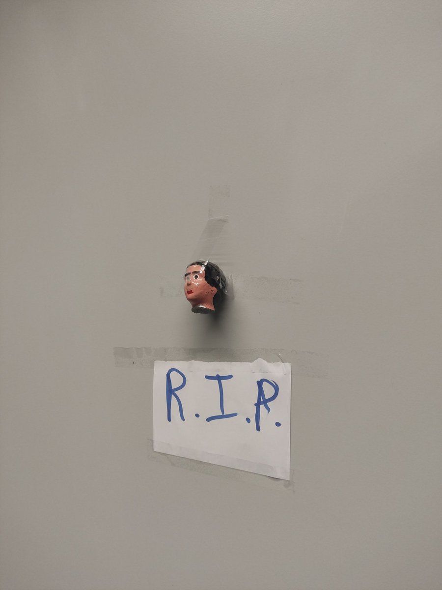 listagebso's tweet photo. Hoje o nosso guarda-redes foi decapitado :( https://t.co/Vr06yCzMUa