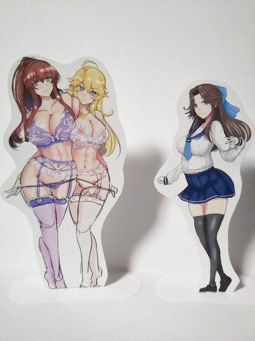 光沢紙に印刷してアクスタの試作
なかなか良い
本格的に作りたくなってきたわよ 