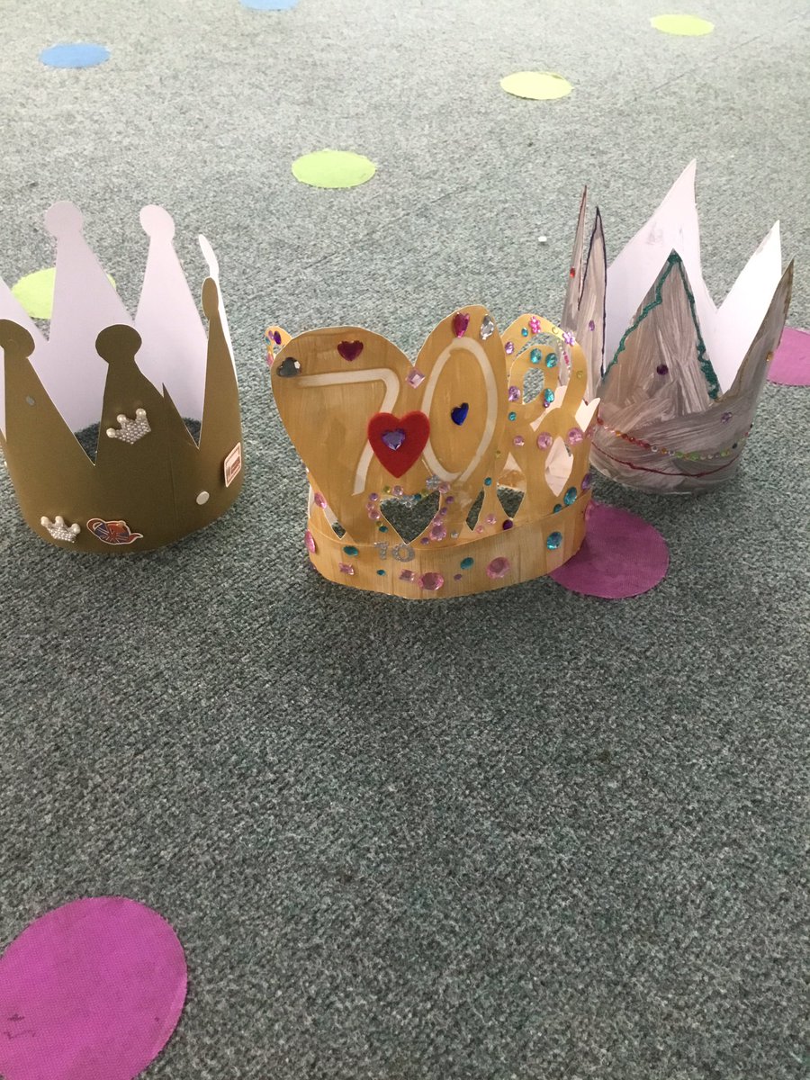 HighwoodPrimF2P's tweet photo. We have already had lots of entries for our Jubilee competition. The closing date in this Friday (20th May), so keep those entries coming in! Here are a few examples from our children in Foundation stage. https://t.co/RZdGPLGqRL