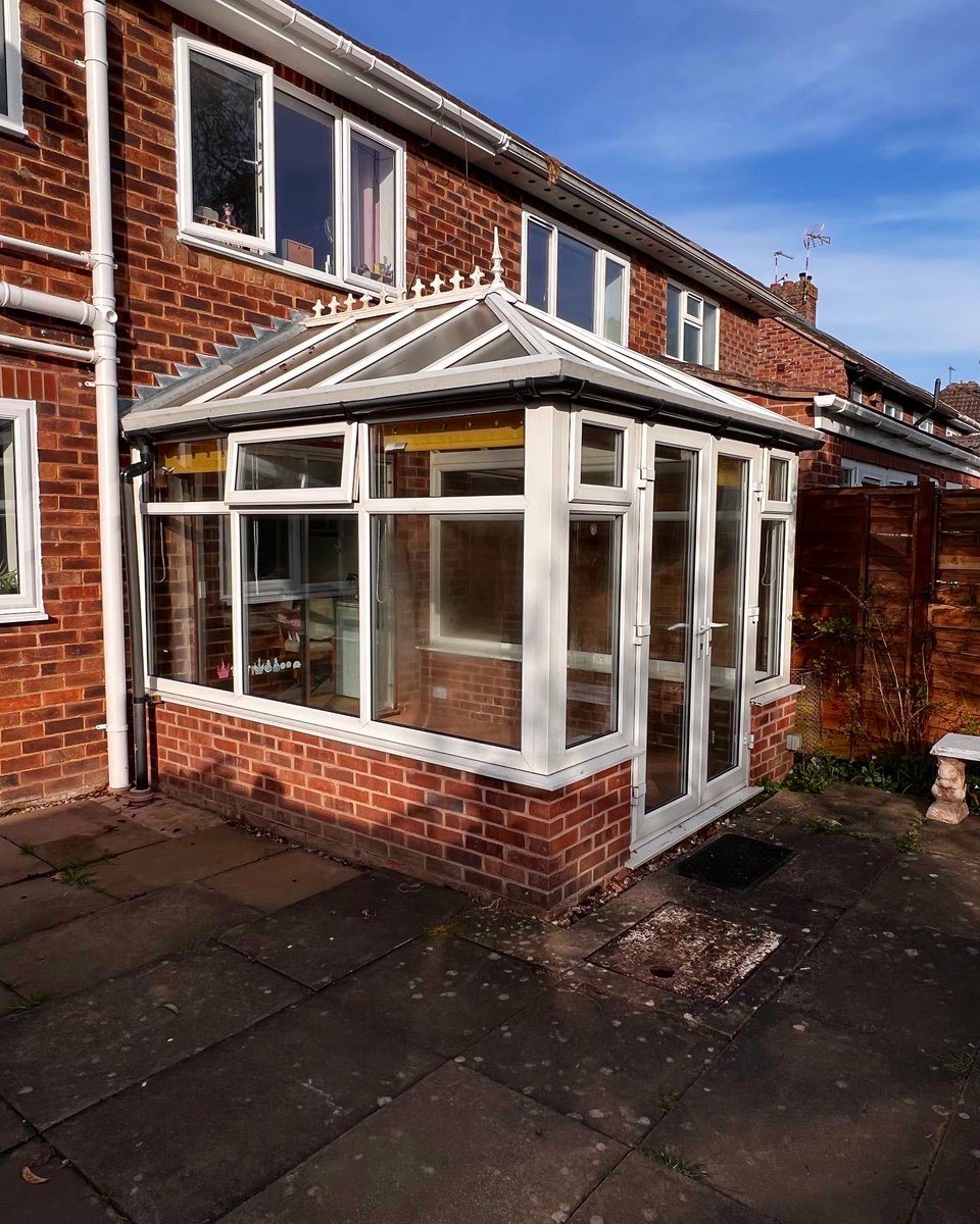 JmrProperty's tweet photo. Second of our three completed jobs!

Dated conservatory roof, windows and doors removed and replaced to give this space a fresh new look!

📧 - jmr-property@outlook.com
📞 - 02477360215/07565920294
💻 - https://t.co/YfnzDSHDwp

#jmr #property #solutions #conservatory https://t.co/zTcHX9T0Zd