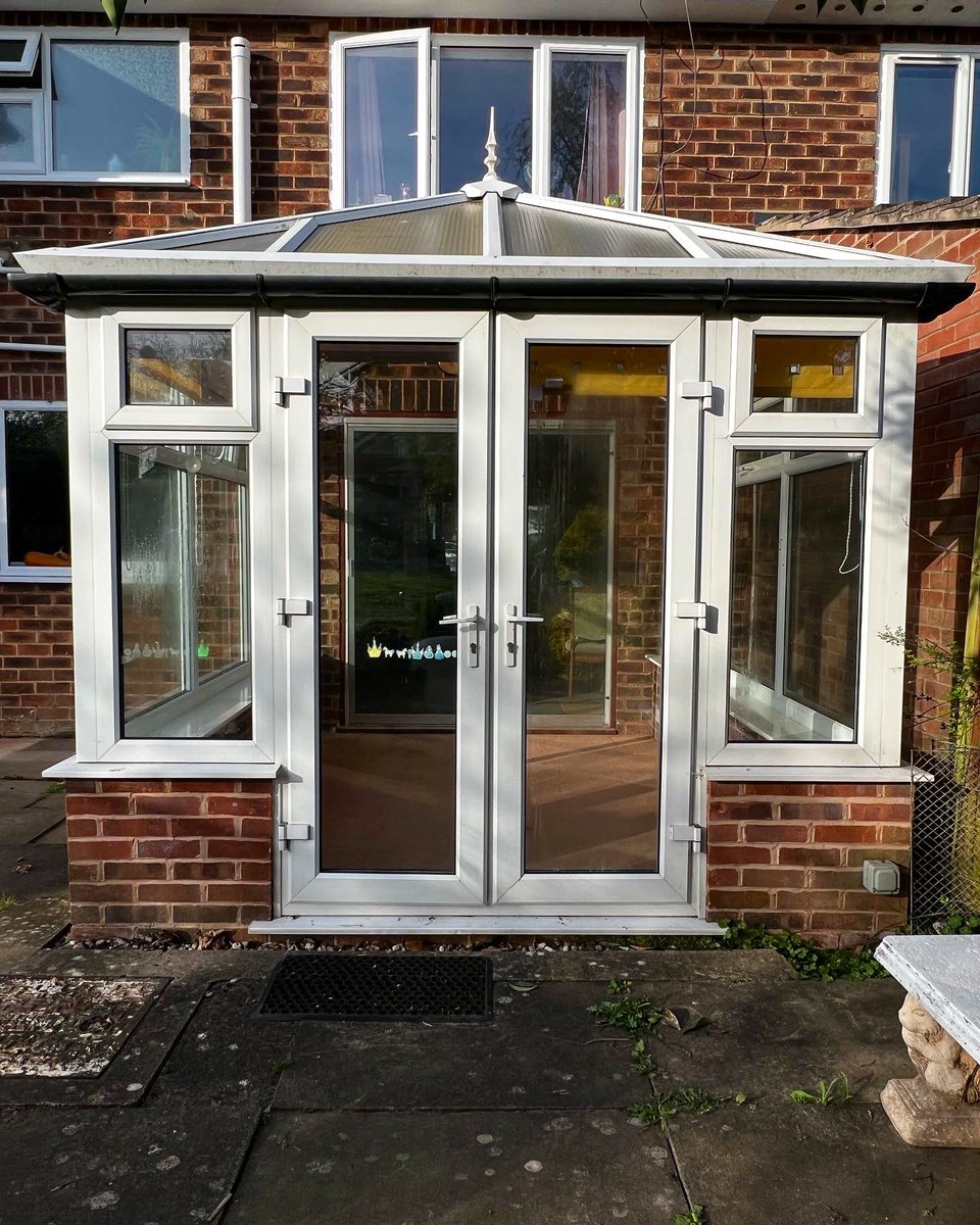 JmrProperty's tweet photo. Second of our three completed jobs!

Dated conservatory roof, windows and doors removed and replaced to give this space a fresh new look!

📧 - jmr-property@outlook.com
📞 - 02477360215/07565920294
💻 - https://t.co/YfnzDSHDwp

#jmr #property #solutions #conservatory https://t.co/zTcHX9T0Zd