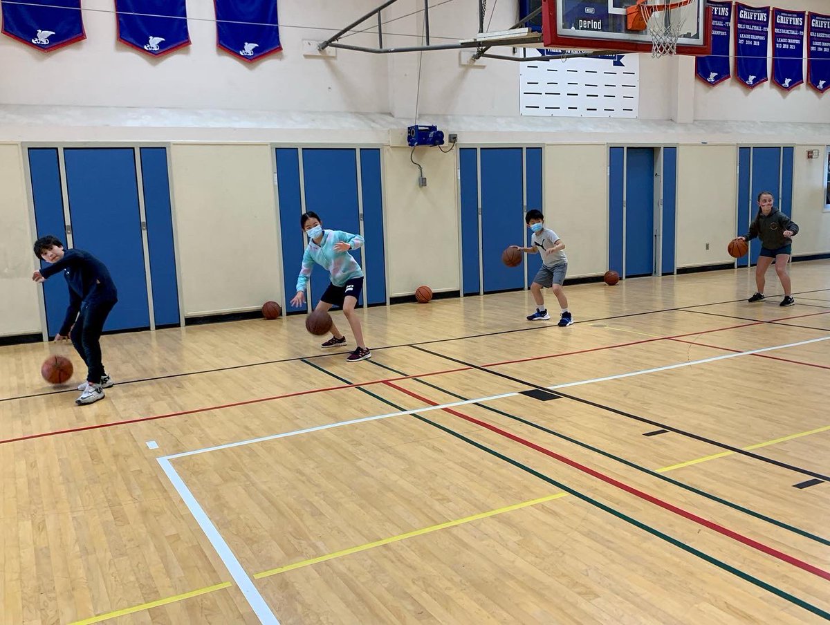 GTbball's tweet photo. Back to basics with the first clinic in partnership with Los Gatos-Saratoga Recreation. It has been a joy thus far to bring this Spring 2022 session to a new group of kids and join another local neighborhood of our community. Family just got bigger. GO GAMETIME! #gametimebball https://t.co/9Kb0jDaSkm
