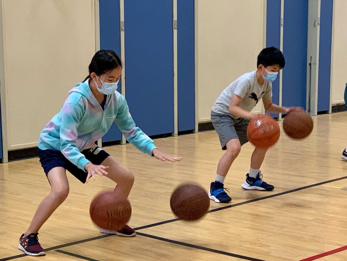 GTbball's tweet photo. Back to basics with the first clinic in partnership with Los Gatos-Saratoga Recreation. It has been a joy thus far to bring this Spring 2022 session to a new group of kids and join another local neighborhood of our community. Family just got bigger. GO GAMETIME! #gametimebball https://t.co/9Kb0jDaSkm