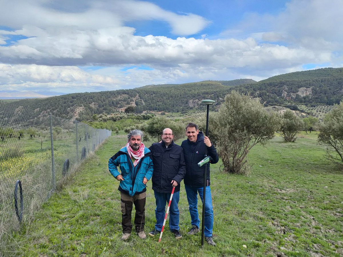 Proyectos Obra Civil Ave María San Cristóbal (@obracivil_amgr) on Twitter photo Proyecto LIDAR XXI: primera toma de contacto en el valle del Espique (La Peza). Realizamos la visita junto a <a href="/MEMOLabUGR/">MEMOLab</a> de la <a href="/CanalUGR/">Universidad Granada</a>. Localizamos zonas de escaneado para la detección de yacimientos.
<a href="/CABK_Dualiza/">CaixaBank Dualiza</a> , <a href="/fp_empresa/">FPEmpresa</a> , <a href="/FP_Avemariano/">Fundación Ave María</a>, <a href="/AMSanCristobal/">Ave M. San Cristóbal</a>, <a href="/efaelsoto/">EFA El Soto</a> Proyecto LIDAR XXI: primera toma de contacto en el valle del Espique (La Peza). Realizamos la visita junto a <a href="/MEMOLabUGR/">MEMOLab</a> de la <a href="/CanalUGR/">Universidad Granada</a>. Localizamos zonas de escaneado para la detección de yacimientos.
<a href="/CABK_Dualiza/">CaixaBank Dualiza</a> , <a href="/fp_empresa/">FPEmpresa</a> , <a href="/FP_Avemariano/">Fundación Ave María</a>, <a href="/AMSanCristobal/">Ave M. San Cristóbal</a>, <a href="/efaelsoto/">EFA El Soto</a>