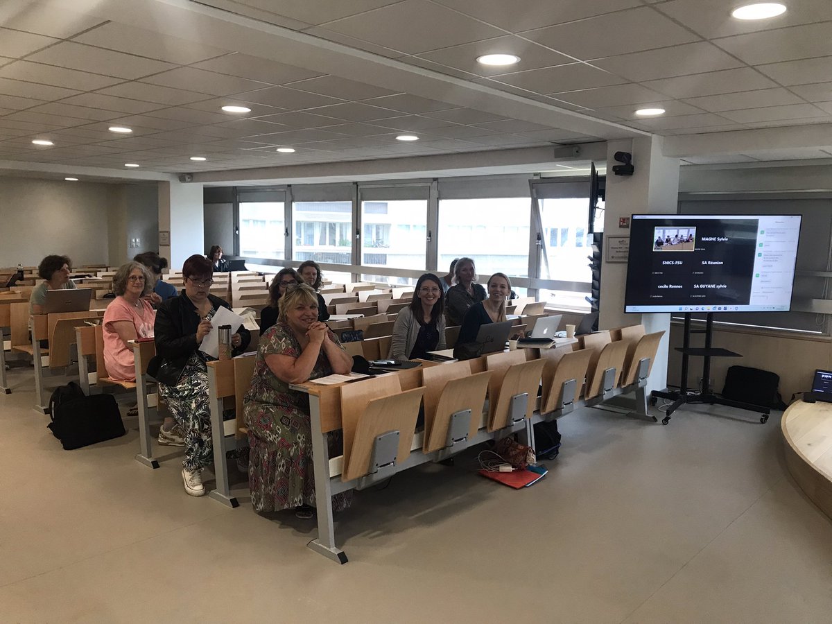 SNICS_FSU's tweet photo. Le SNICS-FSU au travail pour 3 jours de Conseil National à Paris et en visio pour les collègues des îles 😀💪@FsuNationale #snicsfsu @SNUipp_FSU @SNESFSU @snuasfpfsu #infirmieres #santeenmilieuscolaire @afpfr @FCPE_nationale @LAVOIXLYCEENNE_ @UNEF https://t.co/EEP8xQfZcw