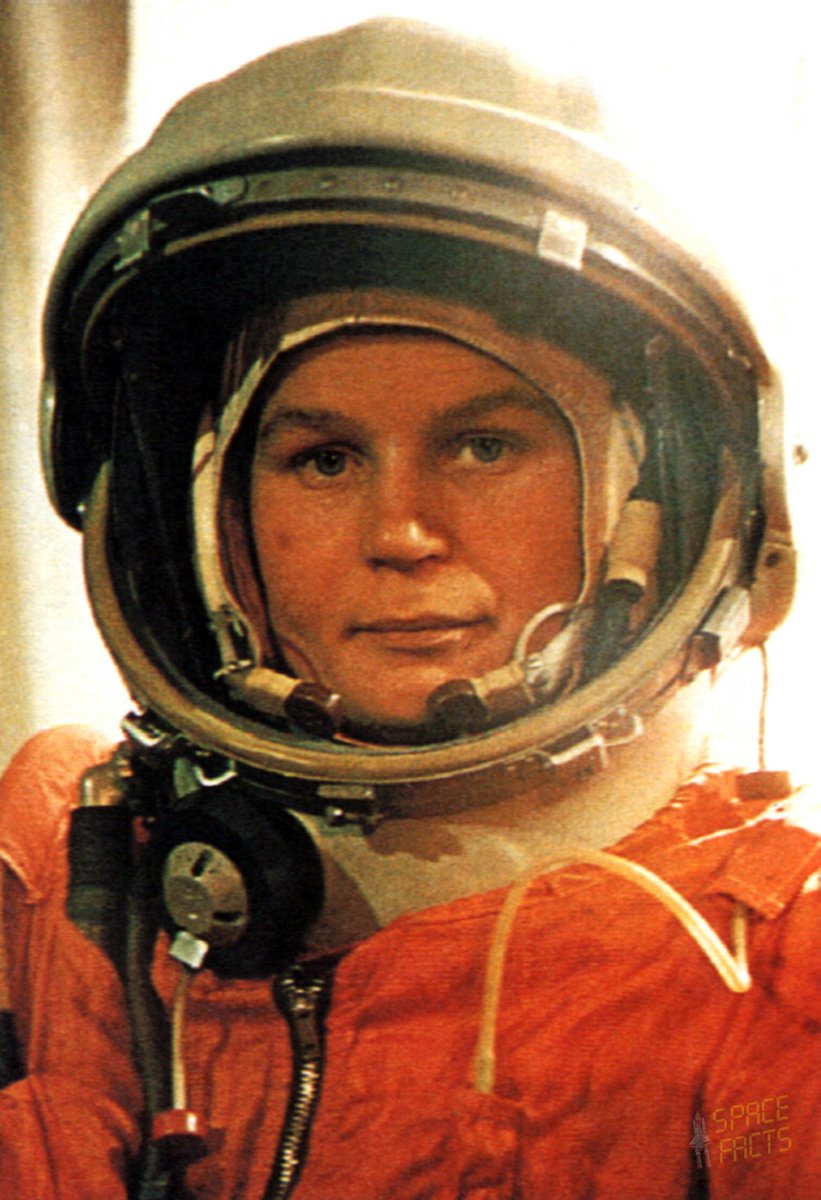 sciencestbedes's tweet photo. #InternationalScientist #ValentinaTereshkova was the 1st woman to travel into space, joining the programme with no pilot training but was an accomplished parachutist. On June 16, 1963, she was launched in the spacecraft Vostok 6, which completed 48 orbits in 71 hours #cosmonaut https://t.co/oS9DTXhJ28
