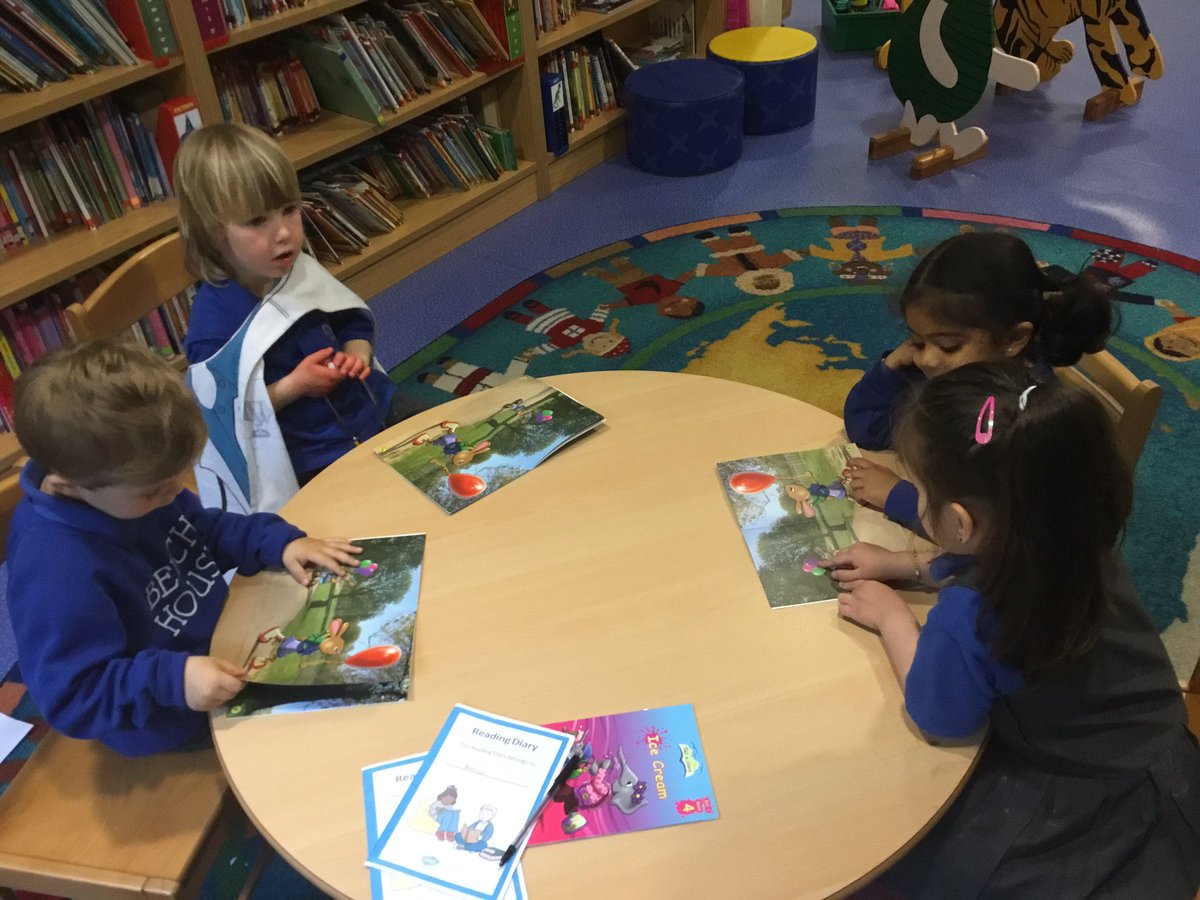 BSPDPreSchool's tweet photo. Preschool were very excited on Friday to take home their first reading books. The children have enjoyed sharing their stories today with their friends creating a new story as a group. #earlyreading #wordlessbooks https://t.co/WpcaL09ahr