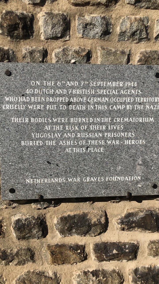 TriangleBlauAT's tweet photo. Algunes de les tantes plaques commemoratives... https://t.co/6OiILVH6Kb
