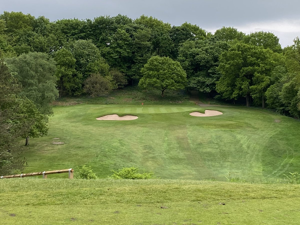 SkyCaddieSteve's tweet photo. The start of another week , this mornings visit brings me to @PleasingtonGolf , it’s a bit overcast & drizzly but that’s not going to spoil my walk around this lovely course , some great views & the course is a real test ,undulating fairways & some tricky greens 👍⛳️#amustvisit https://t.co/KDt29afNxe