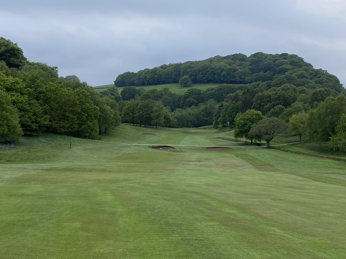 SkyCaddieSteve's tweet photo. The start of another week , this mornings visit brings me to @PleasingtonGolf , it’s a bit overcast & drizzly but that’s not going to spoil my walk around this lovely course , some great views & the course is a real test ,undulating fairways & some tricky greens 👍⛳️#amustvisit https://t.co/KDt29afNxe