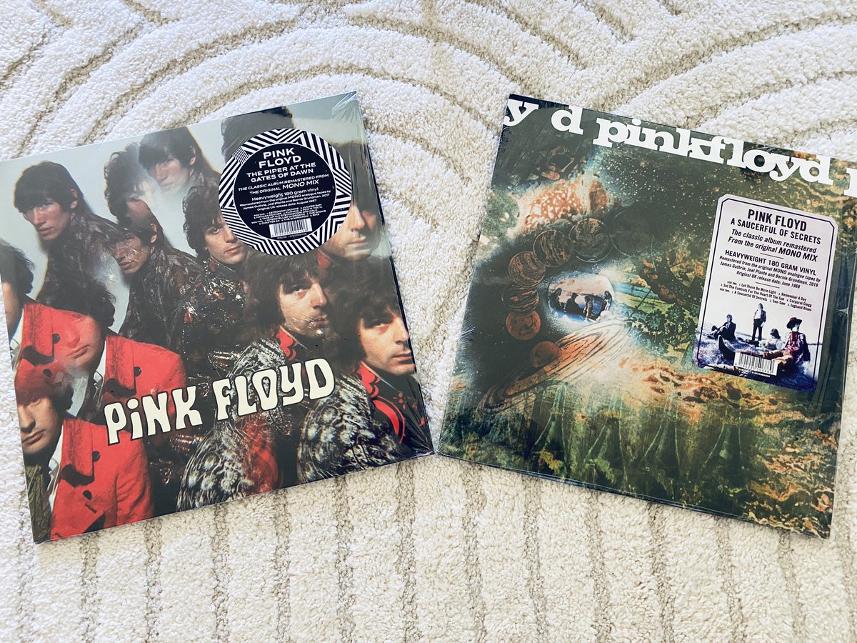 SimandlJan's tweet photo. Hm, very curious about them. Both in mono...#vinyl #pressingmatters #soundquality #vinylcollection #vinylcommunity #vinyljunkie #nowspinning #vinylrecords #vinylporn #vinyladdict #vinyllover #vinylcollectionpost #albumoftheday #music #audiophile #album #vinylrecord #PinkFloyd https://t.co/tzrXEW8qpT