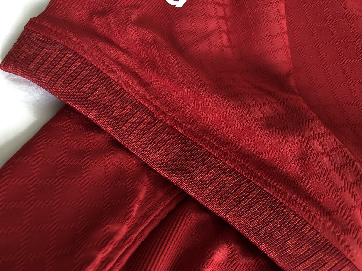 Not sure if I should have this yet as launch day is the 19th May, but loving the new shirt 👍🏻😁

#YNWA #redhead #LiverpoolFC #twodowntwotogo #facupwinners #CarabaoCupWinners