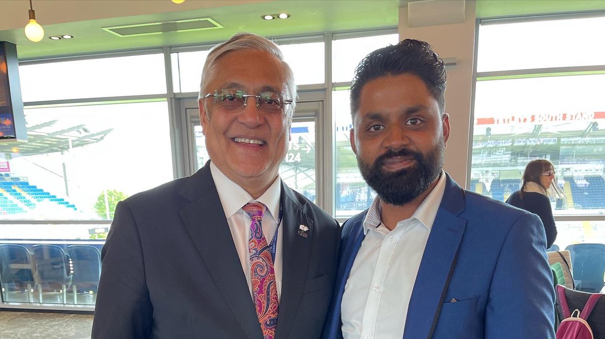 SharazDutt's tweet photo. Bradford Mortgage company proudly sponsors Yorkshire's upcoming wicket keeper Harry George Duke. Been great watching him play at the Yorkshire V Lancashire County Championship Game  and meeting @LordKPatel https://t.co/7nP526TInn