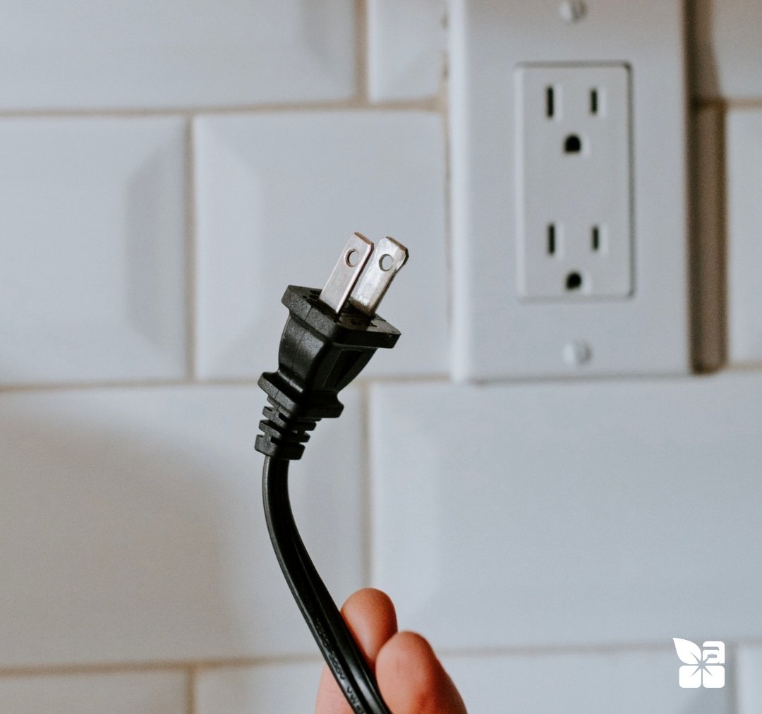 ardourpower's tweet photo. Do you turn off appliances at the plug when you go to bed or leave the house? 💡 

Those home appliances or devices you're leaving on standby, are actually quietly continuing to drain electricity. (1/2) https://t.co/CMBmyDJulB