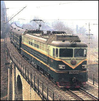 DaileighInsight's tweet photo. If you put all of China's railway lines together it can loop the earth two times over!

Amazing history and pioneering today!

@visitchina @travelCHN @visitchinatowns @VisitChinaNow https://t.co/XlP1jSkXC0
