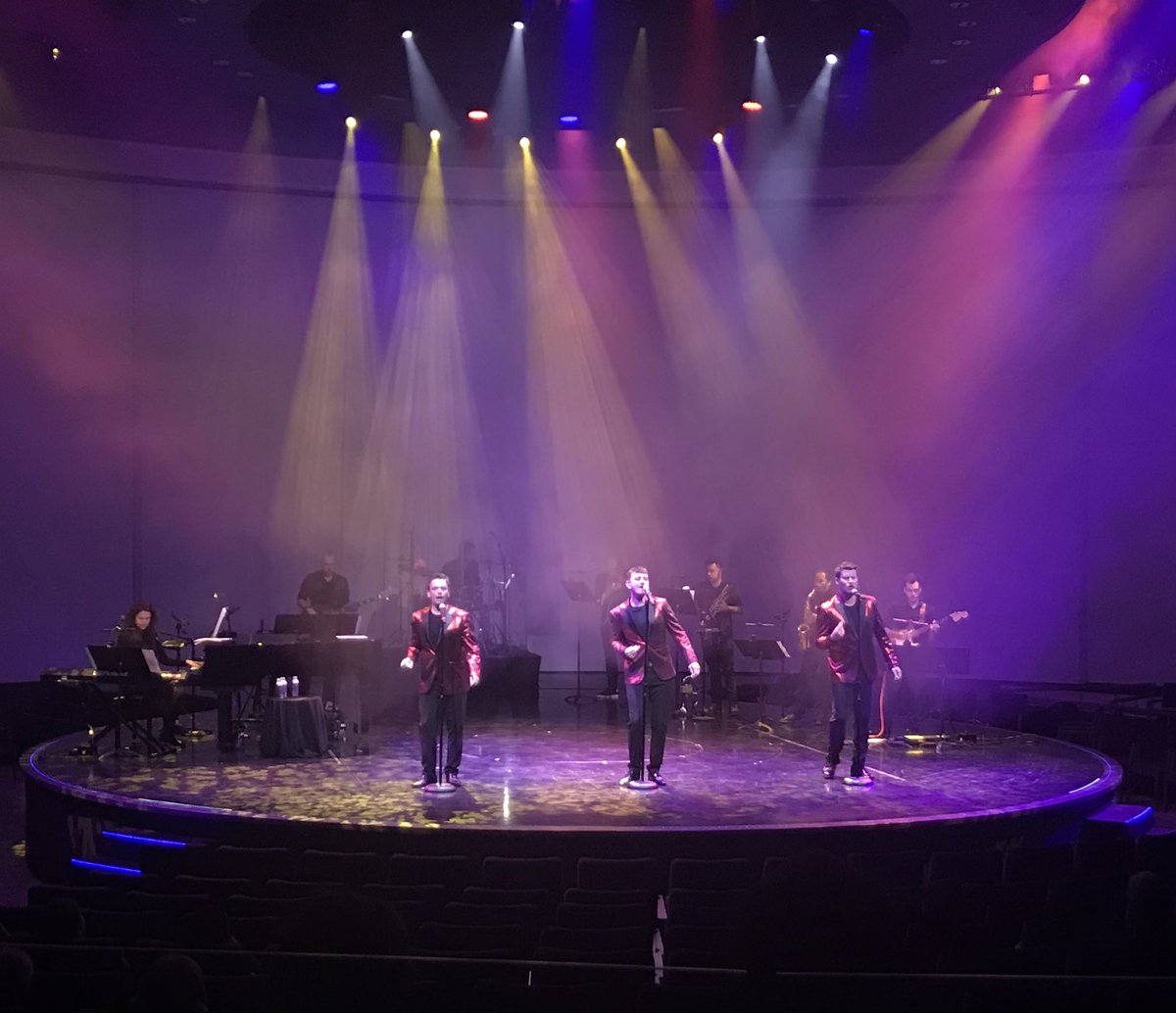 cazmoss's tweet image. Thank you #december63. Great show tonight on @celebrityedge Hers some pics of yourselves to admire 😉 #celebritycruises