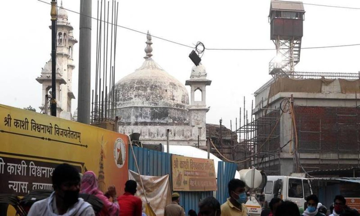 Oseeme1's tweet photo. Karbala was seen in kashi, miracle happened  in gyanvapi @asadowaisi #miracle https://t.co/WkVJHtmqlX