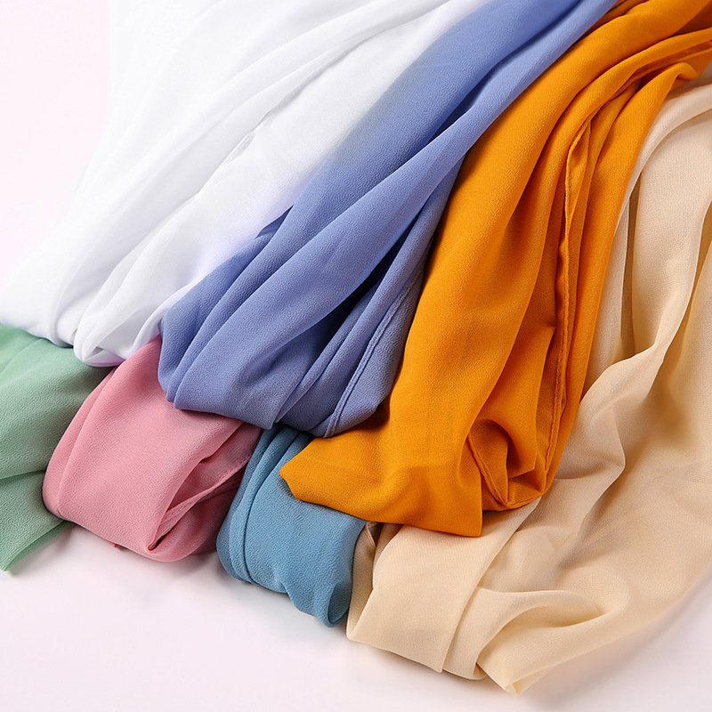 AtandaRofiatOp1's tweet photo. Hello everyone! It's a good day to shop for your scarf, scarf accessories, scarf hangers, camisole and vintage shirts from Rhofheey Classics.

You can send a DM or click on the link below to place your order 👇.
https://t.co/isgHldT2V4

Please retweet ❤️. https://t.co/ZWEcH8Sus5