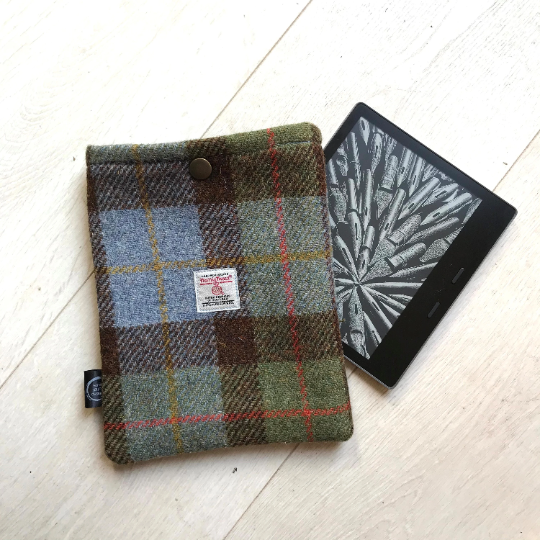 SarJayneDesigns's tweet photo. Harris Tweed kindle cover - 32 patterns to choose from  https://t.co/vuwmCundaB via @Etsy https://t.co/u7b32HCvdC