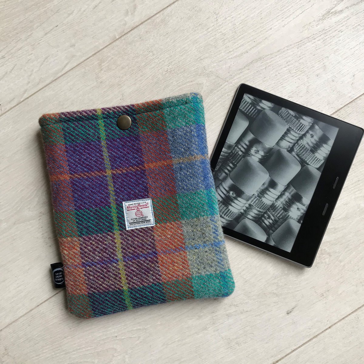 SarJayneDesigns's tweet photo. Harris Tweed kindle cover - 32 patterns to choose from  https://t.co/vuwmCundaB via @Etsy https://t.co/u7b32HCvdC