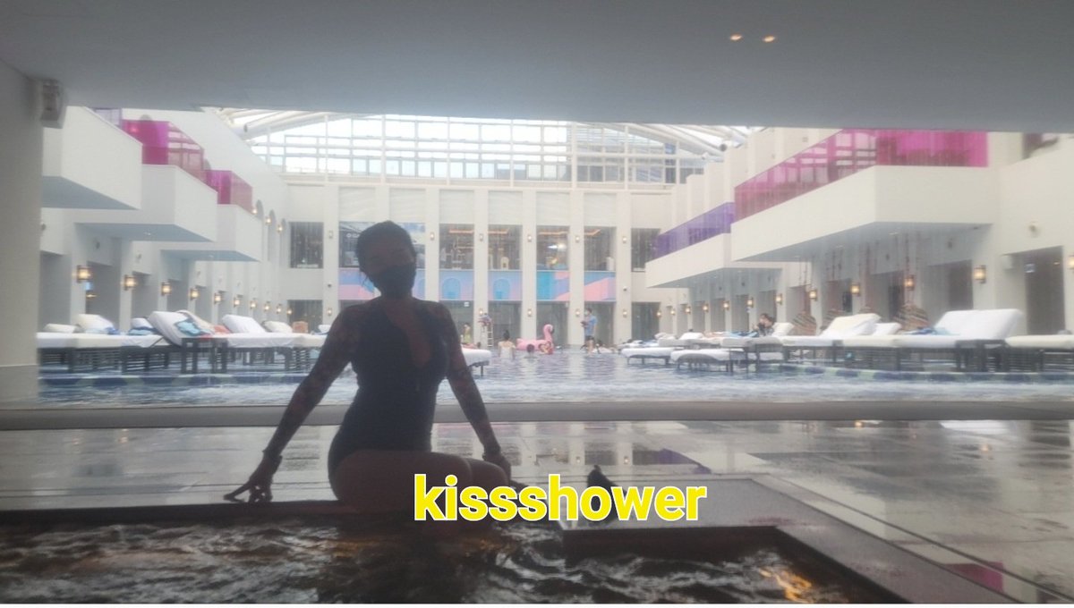 Kissshower1's tweet photo. 오랫 만에 생존신고요~~
#포스팅도부지런해야~~
포스팅을 안해도
연락닿는 분들과 나름 알찬 시간^^
저희 잘 살아있구요~
이제 마스크도 벗고 
#부커만남 시즌이 되었어요~
지난주 수영장...
물반 사람반~
 여기 #노래방 도 자리없고요ㅜㅜ

#부커만남 
#포스팅하는시간에한팀이라도더만나자 https://t.co/kb6v8y6dUg