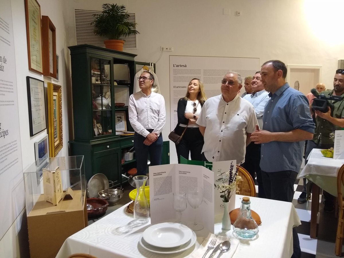 Foravila_IB's tweet photo. Una exposició ret homenatge al cuiner mestre artesà Miquel Mariano Vadell de Ca n’Aguedet
https://t.co/oDdPTnpcnt
#canaguedet https://t.co/ppynu3JjDQ