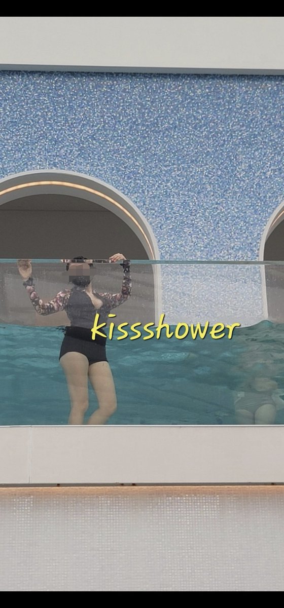 Kissshower1's tweet photo. 오랫 만에 생존신고요~~
#포스팅도부지런해야~~
포스팅을 안해도
연락닿는 분들과 나름 알찬 시간^^
저희 잘 살아있구요~
이제 마스크도 벗고 
#부커만남 시즌이 되었어요~
지난주 수영장...
물반 사람반~
 여기 #노래방 도 자리없고요ㅜㅜ

#부커만남 
#포스팅하는시간에한팀이라도더만나자 https://t.co/kb6v8y6dUg