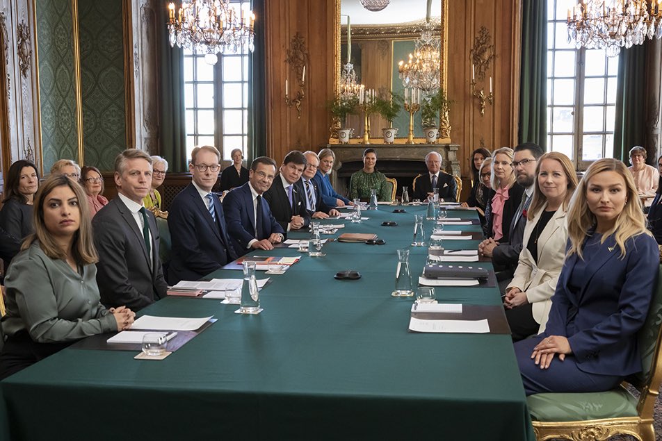 AnnLinde's tweet photo. Today, the Advisory Council on Foreign Affairs met at the Royal Palace where the government informed about current foreign and security policy issues. Foto: Henrik Garlöv/Kungl. Hovstaterna https://t.co/xDbCDljVMs